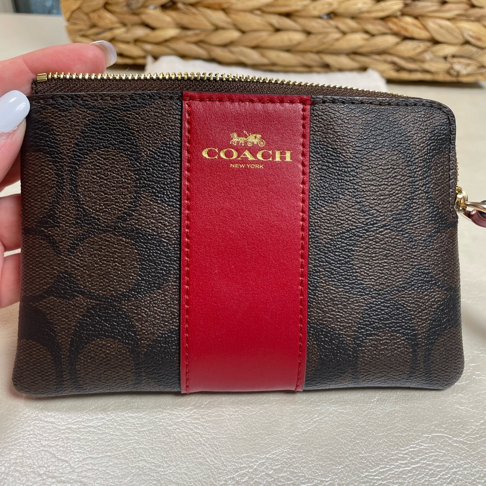 ‼️SPRING SALE Coach NWT Signature Brown and Red Wristlet - Picture 10 of 11